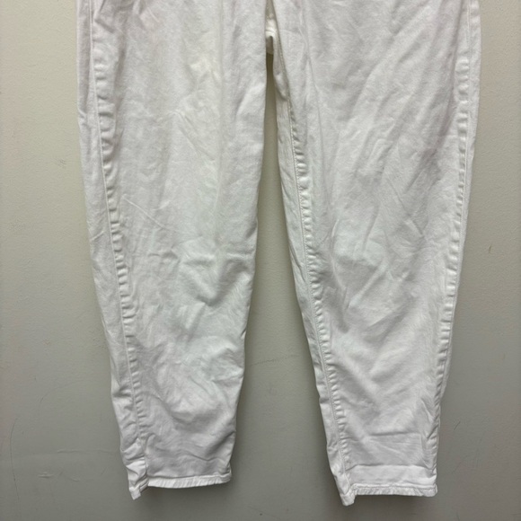 Levi’s White Pleated Balloon Leg Pants - Picture 7 of 13